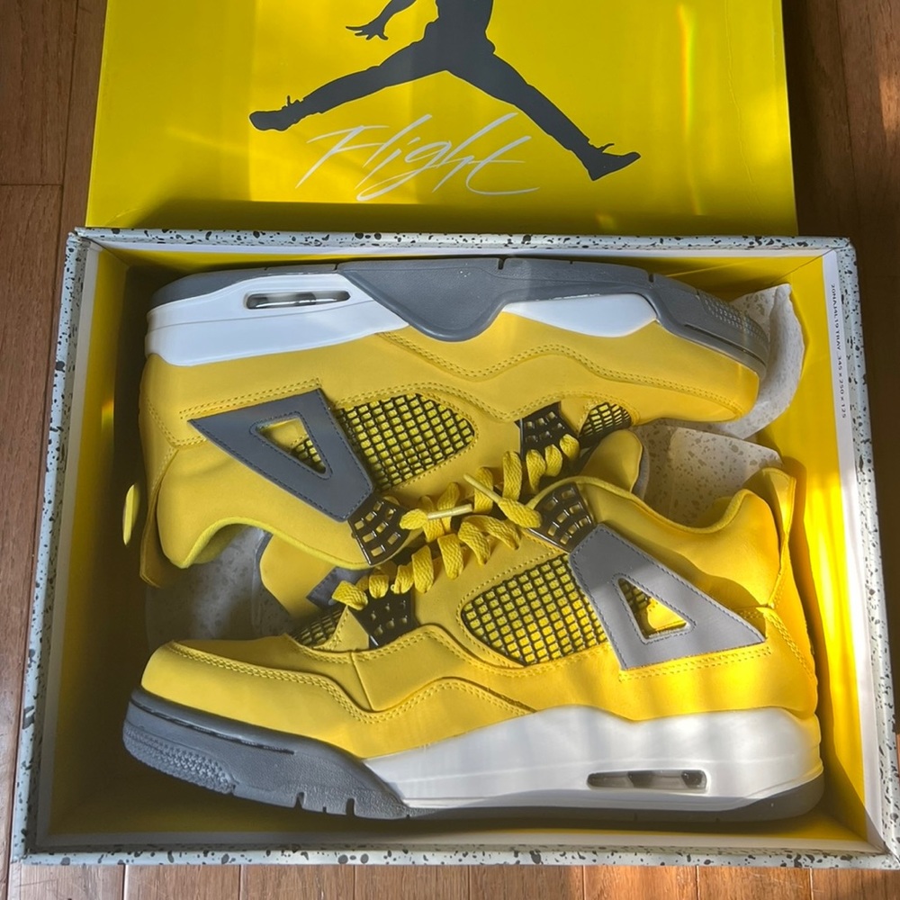 Jordan 4 Lightning 2021
